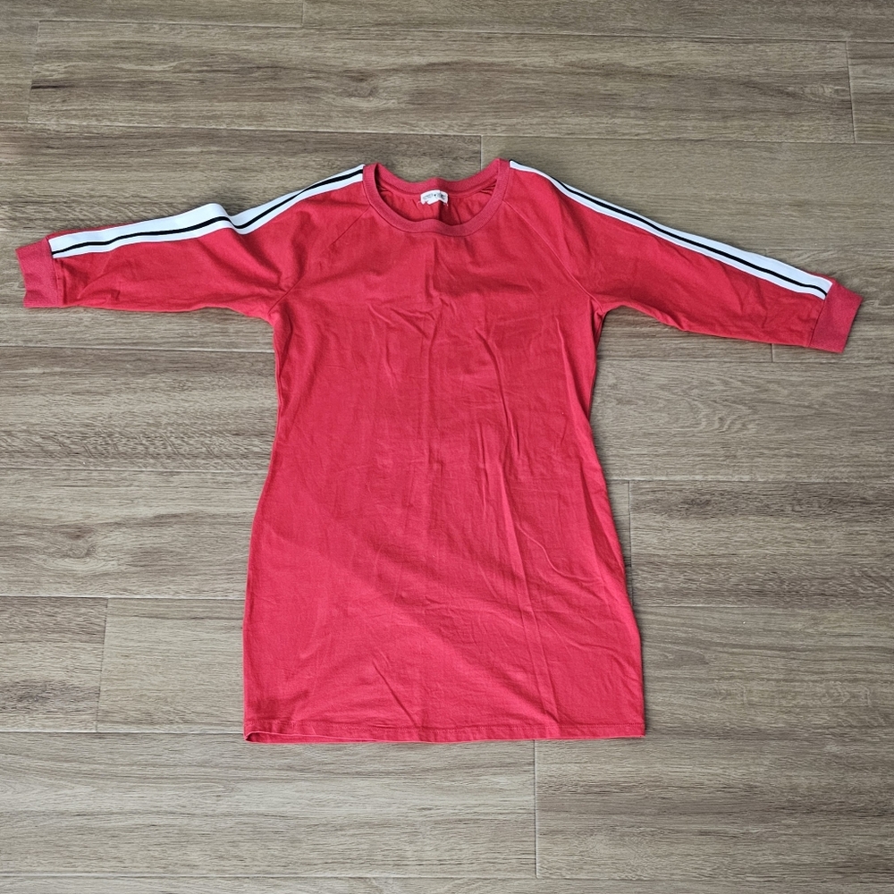 Inspired Hearts Half-Sleeve Red Jersey Dress with Contrast Stripes in Size XL